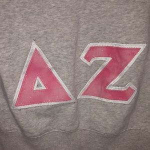 Delta Zeta, sport-tek sweatshirt. Women’s Sm
